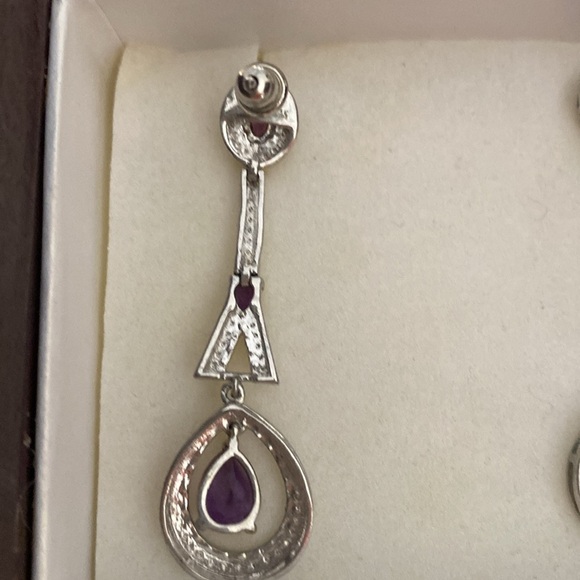 4.05 carats Amethyst in Sterling Silver Earrings - Picture 4 of 5